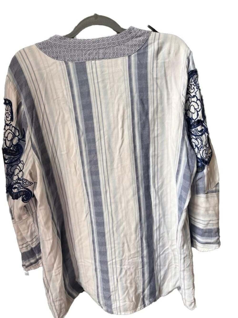 Chico's Embroidered Striped Tunic Top Size 3 (16/18) - Picture 4 of 6